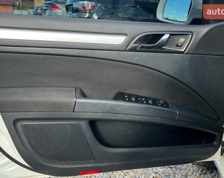 Шкода Суперб 2012 у Коломые на Automoto.ua Білий Шкода Суперб, об'ємом двигуна 1.97 л та пробігом 254 тис. км за 9200 $, фото 23 на Automoto.ua