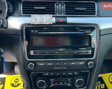 Шкода Суперб 2012 у Коломые на Automoto.ua Білий Шкода Суперб, об'ємом двигуна 1.97 л та пробігом 254 тис. км за 9200 $, фото 11 на Automoto.ua