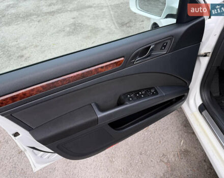 Білий Шкода Суперб, об'ємом двигуна 1.97 л та пробігом 280 тис. км за 12000 $, фото 22 на Automoto.ua