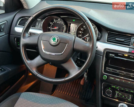 Білий Шкода Суперб, об'ємом двигуна 1.8 л та пробігом 109 тис. км за 10990 $, фото 17 на Automoto.ua