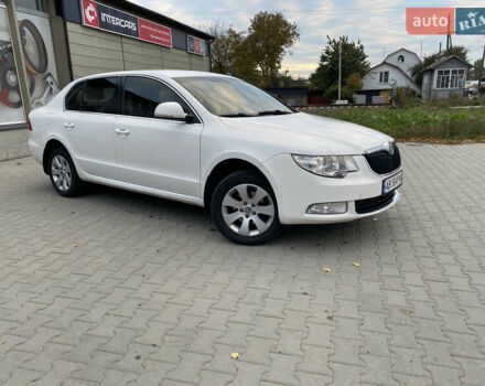 Белый Шкода Суперб, объемом двигателя 1.8 л и пробегом 230 тыс. км за 8300 $, фото 4 на Automoto.ua