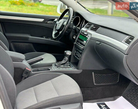 Білий Шкода Суперб, об'ємом двигуна 1.8 л та пробігом 230 тис. км за 8190 $, фото 32 на Automoto.ua