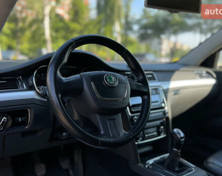 Білий Шкода Суперб, об'ємом двигуна 1.6 л та пробігом 183 тис. км за 8250 $, фото 17 на Automoto.ua