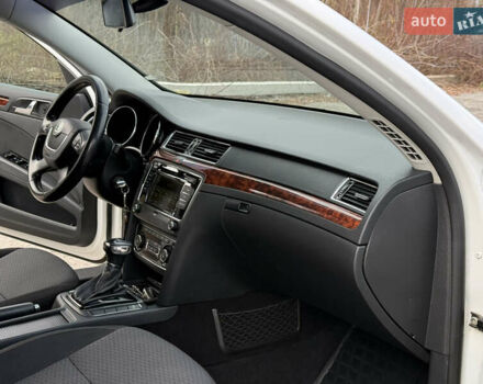 Білий Шкода Суперб, об'ємом двигуна 1.97 л та пробігом 280 тис. км за 12000 $, фото 42 на Automoto.ua