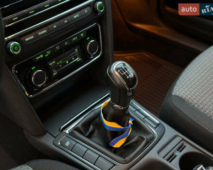 Білий Шкода Суперб, об'ємом двигуна 1.8 л та пробігом 109 тис. км за 10990 $, фото 10 на Automoto.ua