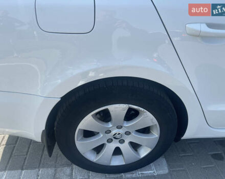 Білий Шкода Суперб, об'ємом двигуна 1.6 л та пробігом 300 тис. км за 7500 $, фото 5 на Automoto.ua