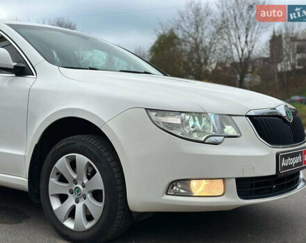 Білий Шкода Суперб, об'ємом двигуна 1.8 л та пробігом 230 тис. км за 8190 $, фото 8 на Automoto.ua