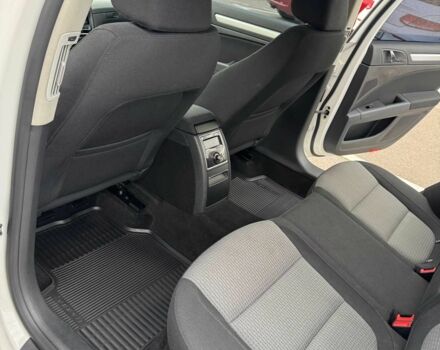 Белый Шкода Суперб, объемом двигателя 1.8 л и пробегом 109 тыс. км за 10500 $, фото 9 на Automoto.ua