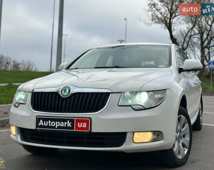Білий Шкода Суперб, об'ємом двигуна 1.8 л та пробігом 230 тис. км за 8190 $, фото 1 на Automoto.ua