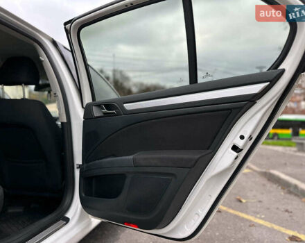 Білий Шкода Суперб, об'ємом двигуна 1.8 л та пробігом 230 тис. км за 8190 $, фото 23 на Automoto.ua