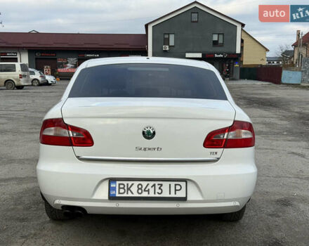 Білий Шкода Суперб, об'ємом двигуна 1.97 л та пробігом 280 тис. км за 12000 $, фото 37 на Automoto.ua