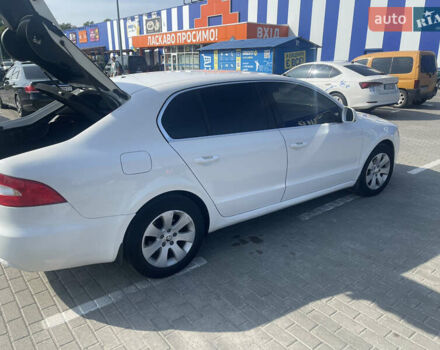 Білий Шкода Суперб, об'ємом двигуна 1.6 л та пробігом 300 тис. км за 7500 $, фото 4 на Automoto.ua
