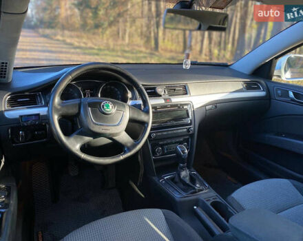 Белый Шкода Суперб, объемом двигателя 1.8 л и пробегом 238 тыс. км за 8999 $, фото 15 на Automoto.ua