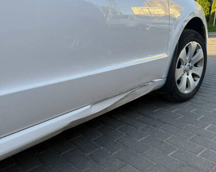 Білий Шкода Суперб, об'ємом двигуна 1.8 л та пробігом 250 тис. км за 9400 $, фото 5 на Automoto.ua