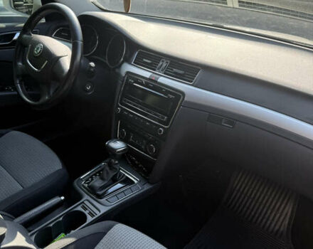 Білий Шкода Суперб, об'ємом двигуна 1.8 л та пробігом 250 тис. км за 9400 $, фото 16 на Automoto.ua