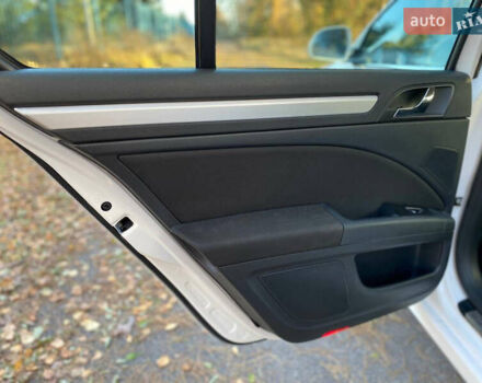 Белый Шкода Суперб, объемом двигателя 1.8 л и пробегом 238 тыс. км за 8999 $, фото 26 на Automoto.ua