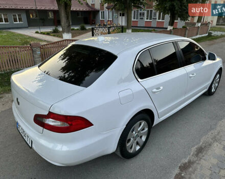 Белый Шкода Суперб, объемом двигателя 2 л и пробегом 264 тыс. км за 8600 $, фото 5 на Automoto.ua