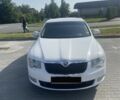 Белый Шкода Суперб, объемом двигателя 1.6 л и пробегом 300 тыс. км за 7500 $, фото 1 на Automoto.ua