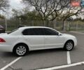 Белый Шкода Суперб, объемом двигателя 1.8 л и пробегом 109 тыс. км за 10500 $, фото 2 на Automoto.ua