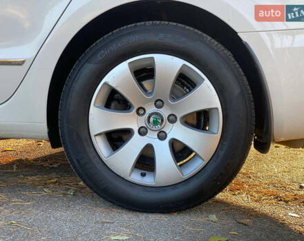 Белый Шкода Суперб, объемом двигателя 1.8 л и пробегом 238 тыс. км за 8999 $, фото 7 на Automoto.ua