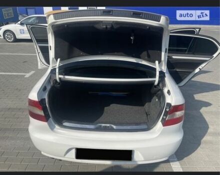 Белый Шкода Суперб, объемом двигателя 1.6 л и пробегом 300 тыс. км за 7500 $, фото 8 на Automoto.ua