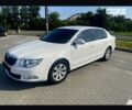 Белый Шкода Суперб, объемом двигателя 1.6 л и пробегом 300 тыс. км за 8200 $, фото 1 на Automoto.ua