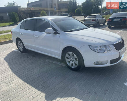 Білий Шкода Суперб, об'ємом двигуна 1.6 л та пробігом 300 тис. км за 7500 $, фото 2 на Automoto.ua