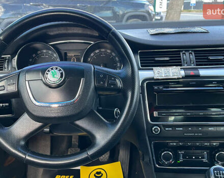 Шкода Суперб 2012 у Коломые на Automoto.ua Білий Шкода Суперб, об'ємом двигуна 1.97 л та пробігом 254 тис. км за 9200 $, фото 9 на Automoto.ua