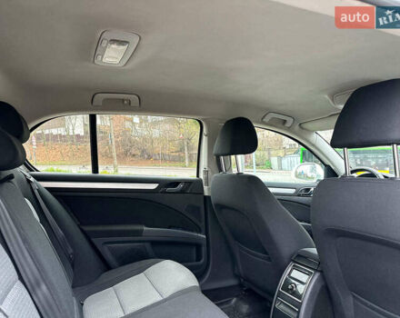 Білий Шкода Суперб, об'ємом двигуна 1.8 л та пробігом 230 тис. км за 8190 $, фото 22 на Automoto.ua