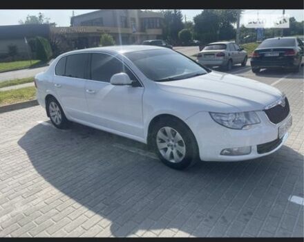 Белый Шкода Суперб, объемом двигателя 1.6 л и пробегом 300 тыс. км за 7500 $, фото 3 на Automoto.ua