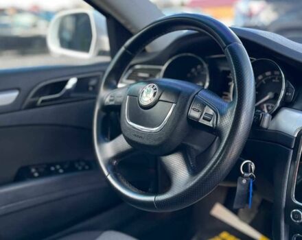 Шкода Суперб 2012 у Коломые на Automoto.ua Білий Шкода Суперб, об'ємом двигуна 2 л та пробігом 254 тис. км за 9200 $, фото 15 на Automoto.ua