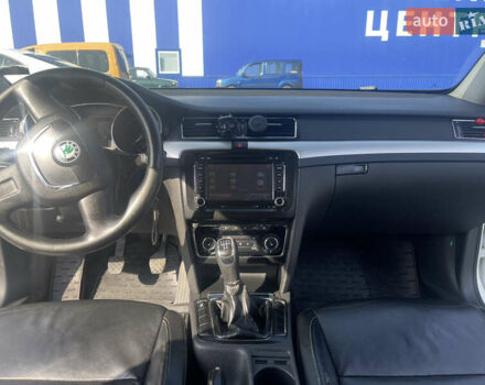 Білий Шкода Суперб, об'ємом двигуна 1.6 л та пробігом 300 тис. км за 7500 $, фото 12 на Automoto.ua