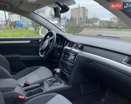 Белый Шкода Суперб, объемом двигателя 1.8 л и пробегом 230 тыс. км за 8300 $, фото 3 на Automoto.ua