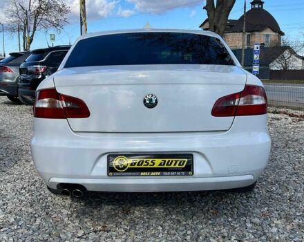 Шкода Суперб 2012 у Коломые на Automoto.ua Білий Шкода Суперб, об'ємом двигуна 2 л та пробігом 254 тис. км за 9200 $, фото 4 на Automoto.ua