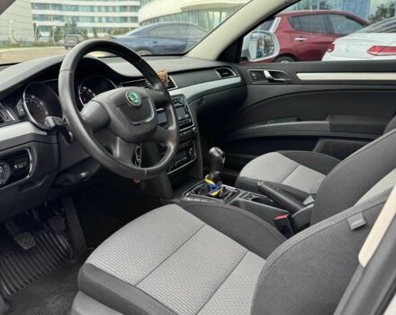 Белый Шкода Суперб, объемом двигателя 1.8 л и пробегом 109 тыс. км за 10500 $, фото 4 на Automoto.ua