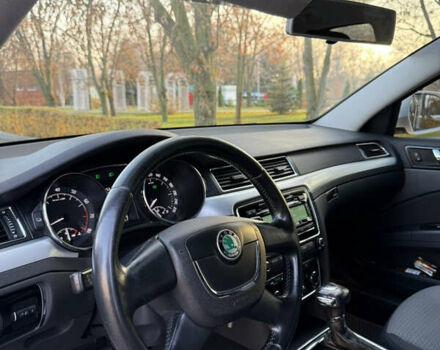 Белый Шкода Суперб, объемом двигателя 1.78 л и пробегом 180 тыс. км за 8600 $, фото 4 на Automoto.ua