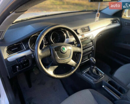 Белый Шкода Суперб, объемом двигателя 1.8 л и пробегом 238 тыс. км за 8999 $, фото 13 на Automoto.ua