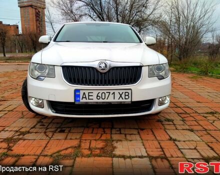 Белый Шкода Суперб, объемом двигателя 1.8 л и пробегом 230 тыс. км за 7900 $, фото 2 на Automoto.ua