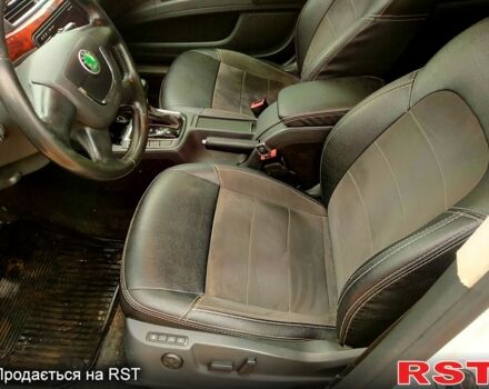 Белый Шкода Суперб, объемом двигателя 1.8 л и пробегом 230 тыс. км за 7900 $, фото 7 на Automoto.ua