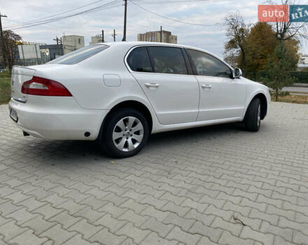 Белый Шкода Суперб, объемом двигателя 1.8 л и пробегом 230 тыс. км за 8300 $, фото 5 на Automoto.ua
