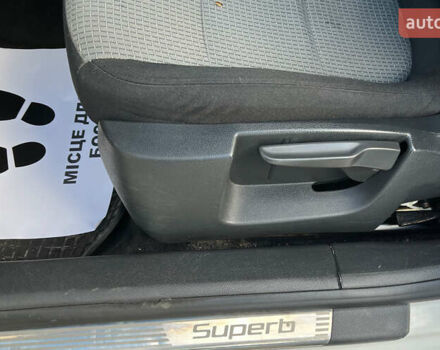 Шкода Суперб 2012 у Коломые на Automoto.ua Білий Шкода Суперб, об'ємом двигуна 1.97 л та пробігом 254 тис. км за 9200 $, фото 18 на Automoto.ua