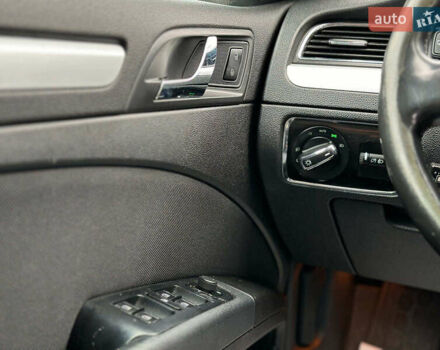 Білий Шкода Суперб, об'ємом двигуна 1.8 л та пробігом 230 тис. км за 8190 $, фото 31 на Automoto.ua