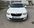 Белый Шкода Суперб, объемом двигателя 1.6 л и пробегом 325 тыс. км за 7300 $, фото 1 на Automoto.ua