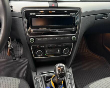 Белый Шкода Суперб, объемом двигателя 1.8 л и пробегом 109 тыс. км за 10500 $, фото 3 на Automoto.ua