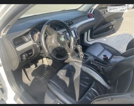 Белый Шкода Суперб, объемом двигателя 1.6 л и пробегом 300 тыс. км за 7500 $, фото 9 на Automoto.ua