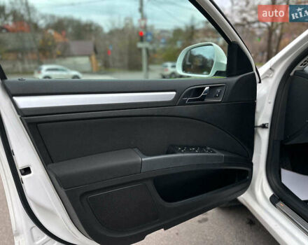 Білий Шкода Суперб, об'ємом двигуна 1.8 л та пробігом 230 тис. км за 8190 $, фото 37 на Automoto.ua