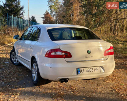 Белый Шкода Суперб, объемом двигателя 1.8 л и пробегом 238 тыс. км за 8999 $, фото 1 на Automoto.ua