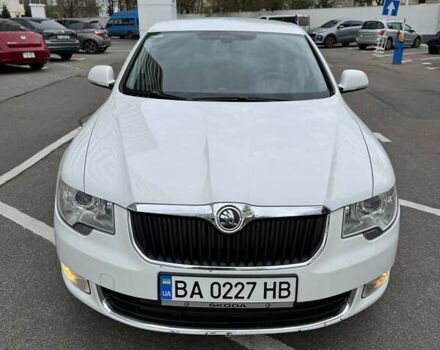 Белый Шкода Суперб, объемом двигателя 1.8 л и пробегом 109 тыс. км за 10500 $, фото 7 на Automoto.ua