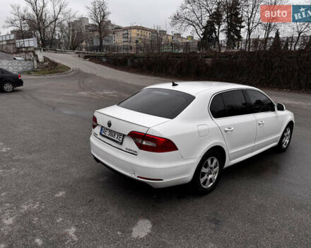 Белый Шкода Суперб, объемом двигателя 1.8 л и пробегом 428 тыс. км за 8999 $, фото 5 на Automoto.ua