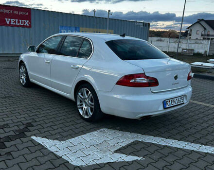 Шкода Суперб 2013 у Чернівцях на Automoto.ua Білий Шкода Суперб, об'ємом двигуна 1.8 л та пробігом 170 тис. км за 11800 $, фото 5 на Automoto.ua